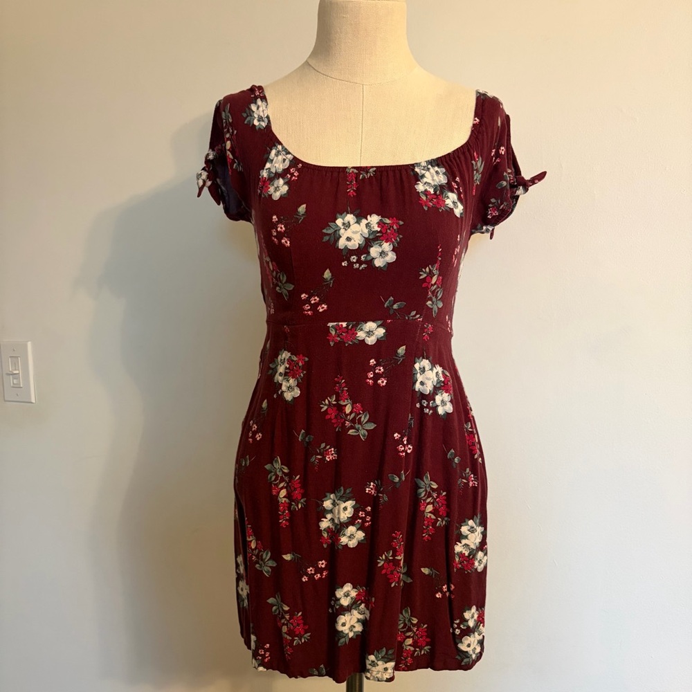 Hollister Burgundy Floral Scoop-Neck Mini Dress